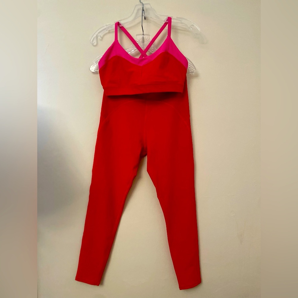 NWOT! SoulCycle Racing Red and Carmine Rose Retro Leggings & Sports Bra Size M